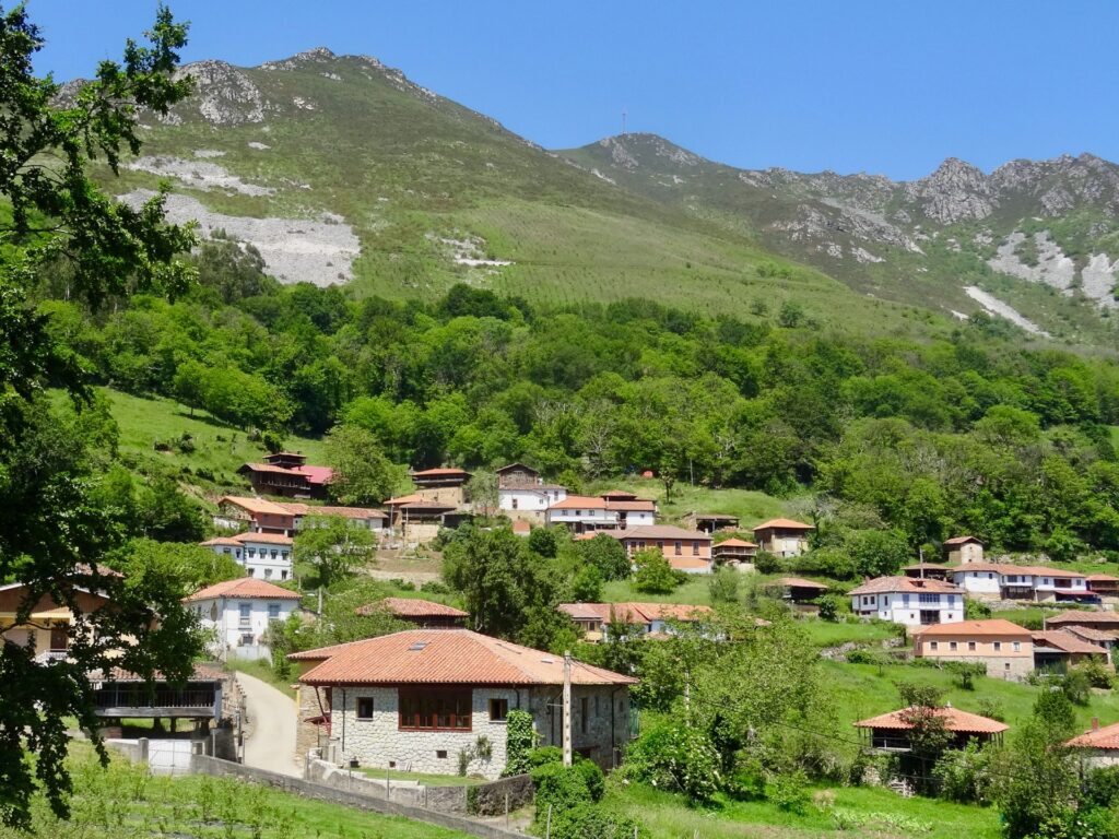 Casa de Aldea L’Andorvio